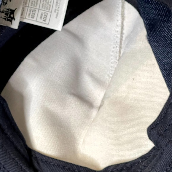 World Parks Mickey Mouse Baseball Hat Cap Paper Kickin Back And Takin Names OS - Picture 6 of 7